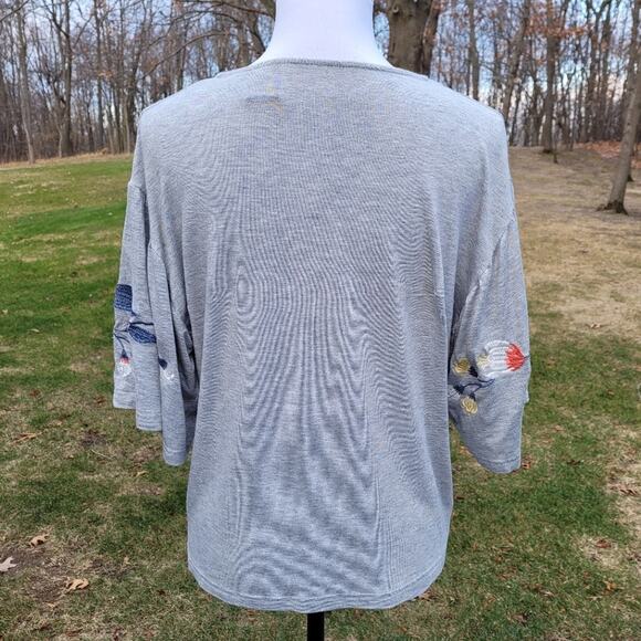 Cowgirl Legend Ruched Boho Embroidered Gray Bell Sleeve Top size Large - Picture 3 of 10
